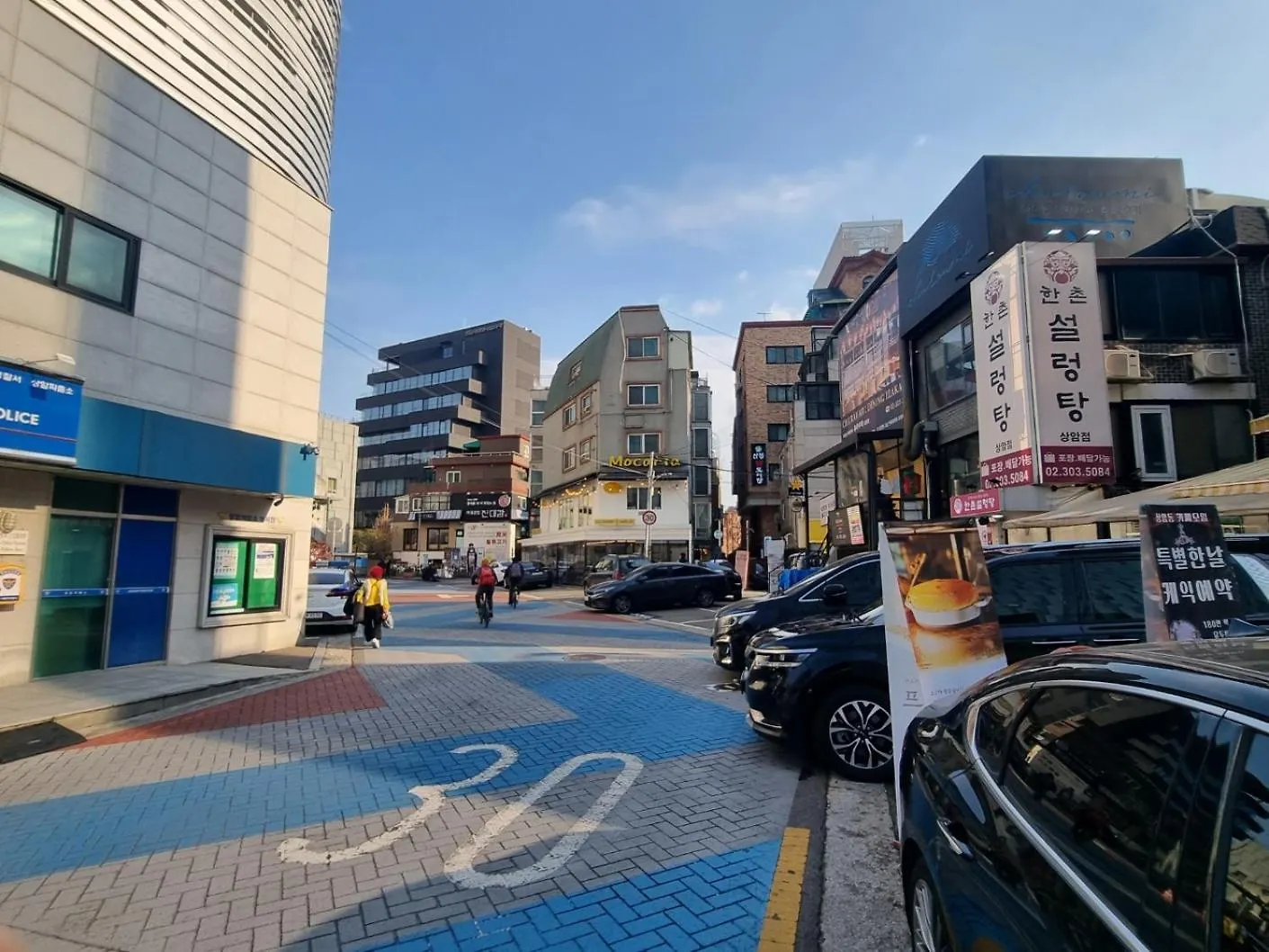 #New Open Sale#1 Stop To Hongdae Subway#3Room 4Bed 2Bathtoom#Cozy Rooftop#Free Luggage Keeping#Free Parking#Close To K-Pop Studio#Many Restaurants Seúl Apartamento