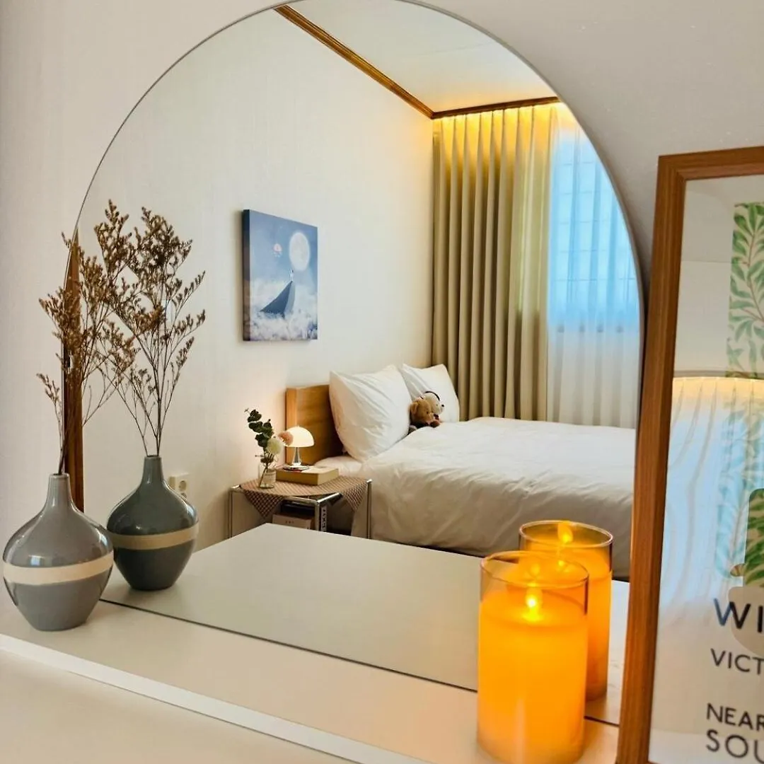 #New Open Sale#1 Stop To Hongdae Subway#3Room 4Bed 2Bathtoom#Cozy Rooftop#Free Luggage Keeping#Free Parking#Close To K-Pop Studio#Many Restaurants Seúl 0*,  Corea del Sur