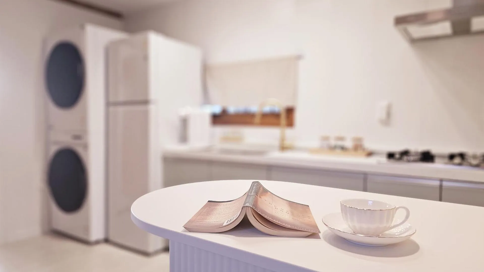 #New Open Sale#1 Stop To Hongdae Subway#3Room 4Bed 2Bathtoom#Cozy Rooftop#Free Luggage Keeping#Free Parking#Close To K-Pop Studio#Many Restaurants Seoul 0*,