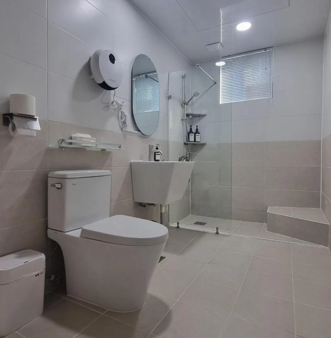 #New Open Sale#1 Stop To Hongdae Subway#3Room 4Bed 2Bathtoom#Cozy Rooftop#Free Luggage Keeping#Free Parking#Close To K-Pop Studio#Many Restaurants Seoul